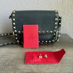 VALENTINO GARAVANI Black Rockstud Crossbody